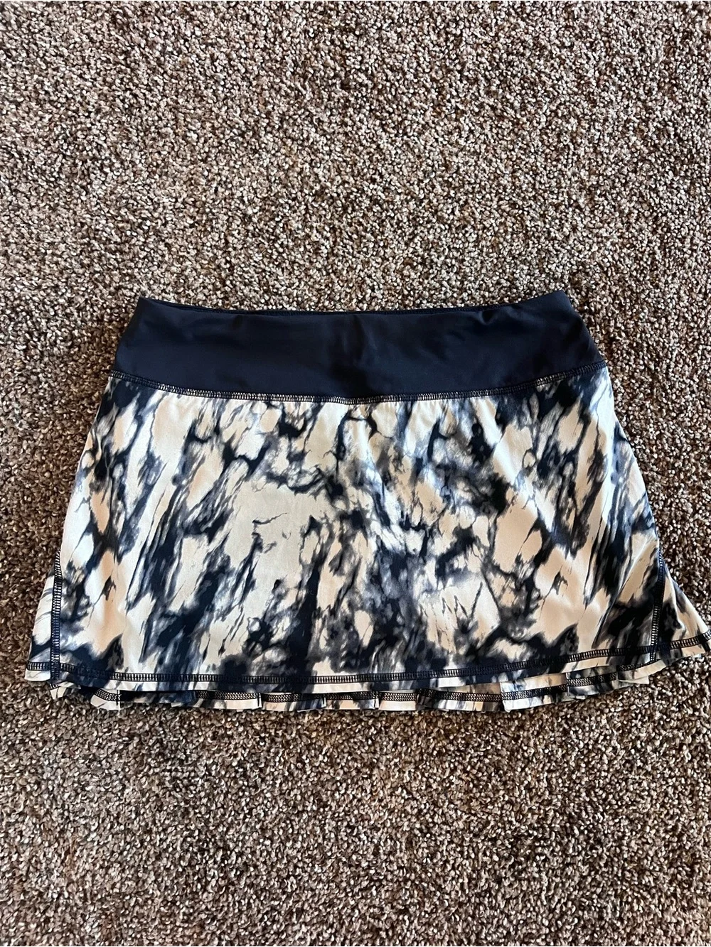 lululemon athletica Black and Cream Tie-Dye Active Skirt